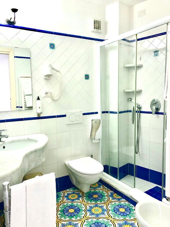 Queen View Apartment - No Kitchen Positano Exterior foto
